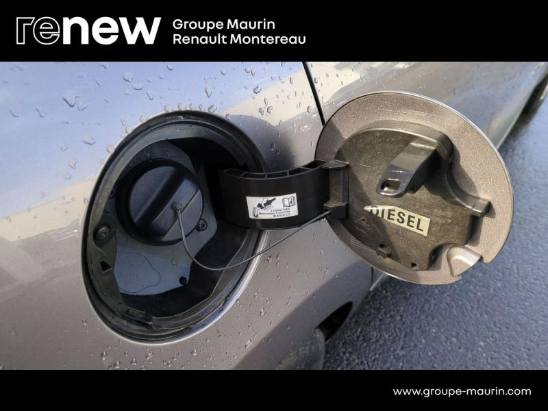 Photo 16 de l’annonce de RENAULT Clio d’occasion à vendre à VARENNES SUR SEINE