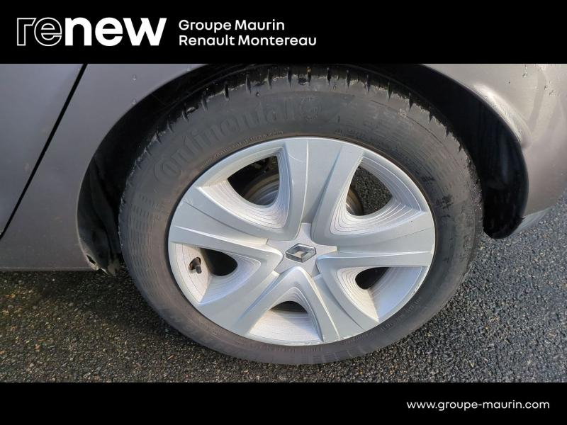 Photo 17 de l’annonce de RENAULT Clio d’occasion à vendre à VARENNES SUR SEINE