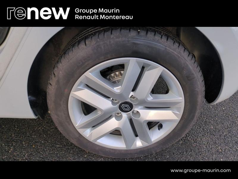 Photo 17 de l’annonce de RENAULT Clio d’occasion à vendre à VARENNES SUR SEINE