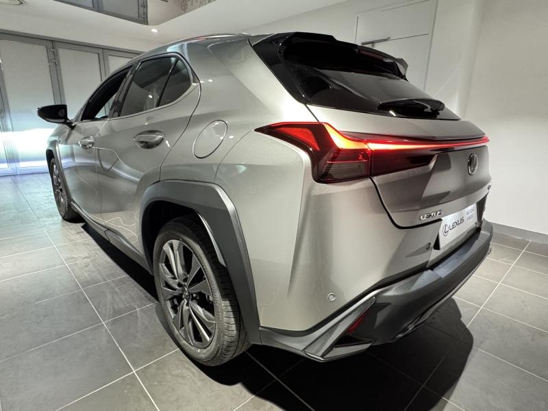Photo 8 de l’annonce de LEXUS UX d’occasion à vendre à MONTFAVET