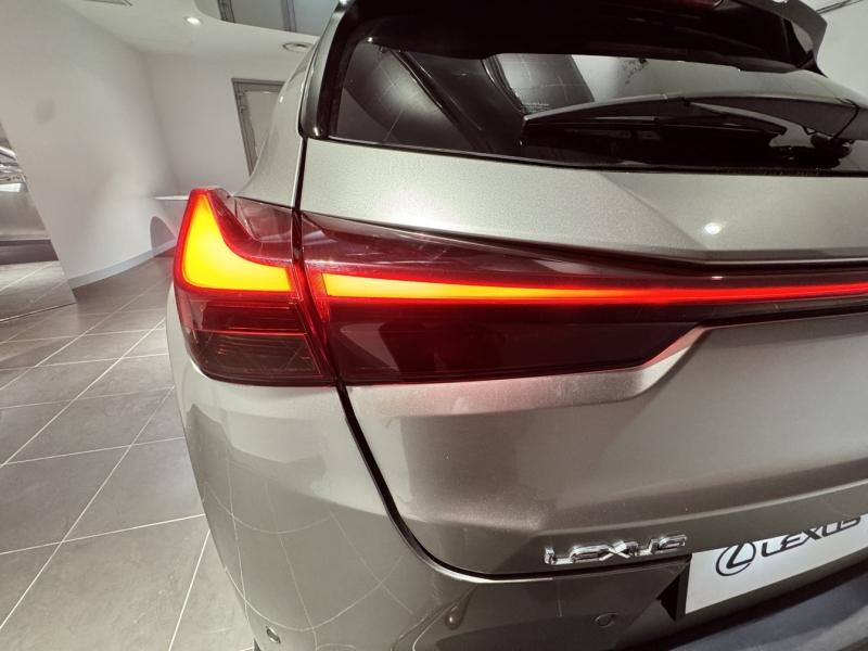 Photo 10 de l’annonce de LEXUS UX d’occasion à vendre à MONTFAVET