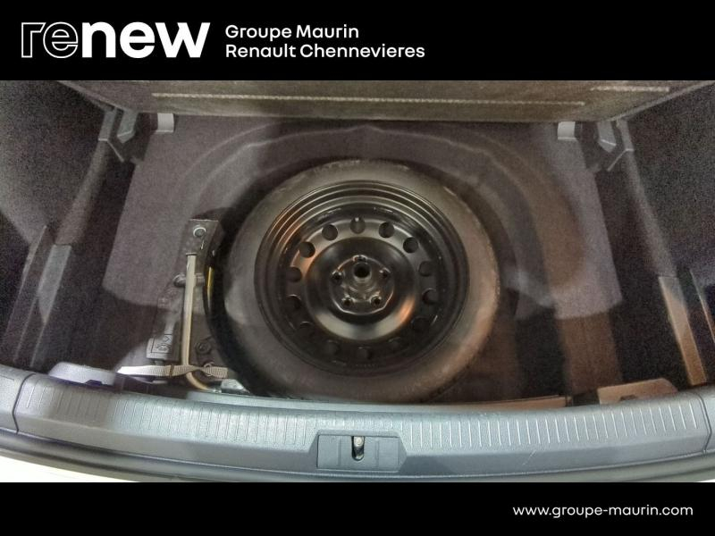 Photo 10 de l’annonce de VOLKSWAGEN Golf d’occasion à vendre à CHENNEVIÈRES-SUR-MARNE