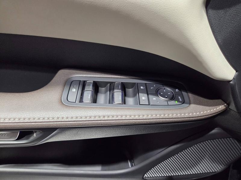 Photo 12 de l’annonce de LEXUS RX d’occasion à vendre à AUBIÈRE