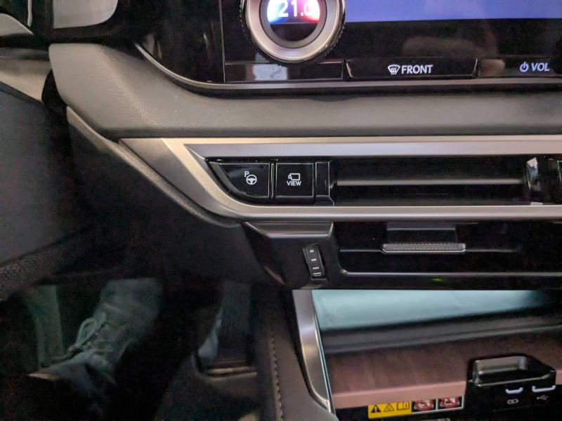 Photo 12 de l’annonce de LEXUS RX d’occasion à vendre à AUBIÈRE