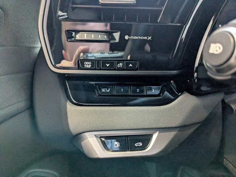 Photo 13 de l’annonce de LEXUS RX d’occasion à vendre à AUBIÈRE