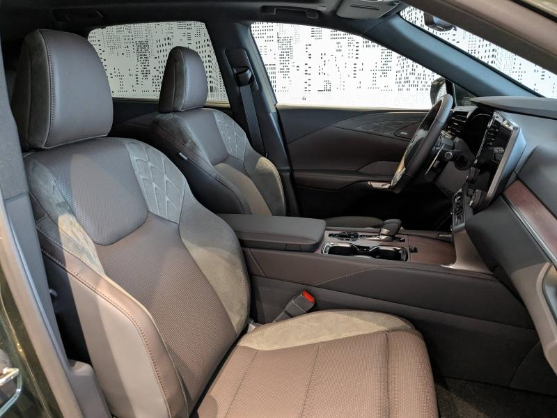 Photo 16 de l’annonce de LEXUS RX d’occasion à vendre à AUBIÈRE