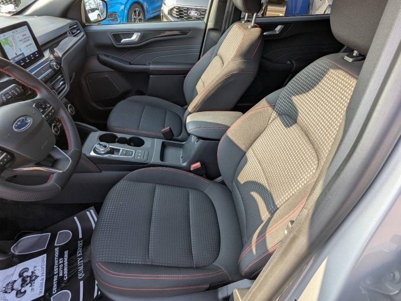 Photo 10 de l’annonce de FORD Kuga d’occasion à vendre à DRAGUIGNAN