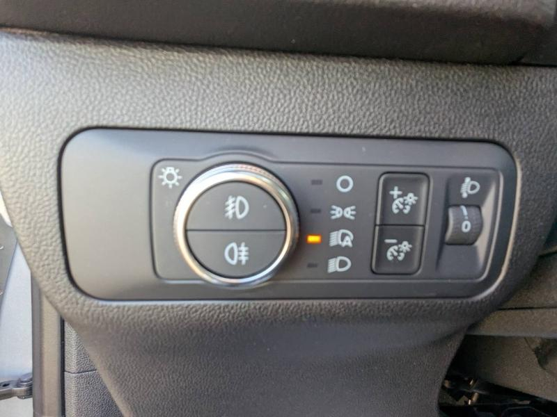 Photo 13 de l’annonce de FORD Kuga d’occasion à vendre à DRAGUIGNAN