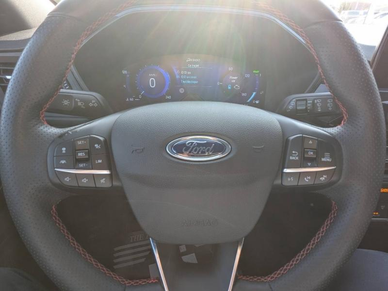 Photo 15 de l’annonce de FORD Kuga d’occasion à vendre à DRAGUIGNAN