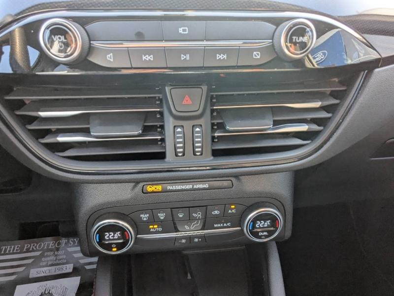 Photo 19 de l’annonce de FORD Kuga d’occasion à vendre à DRAGUIGNAN