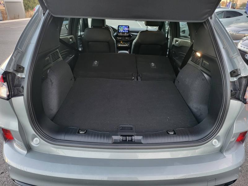 Photo 7 de l’annonce de FORD Kuga d’occasion à vendre à DRAGUIGNAN