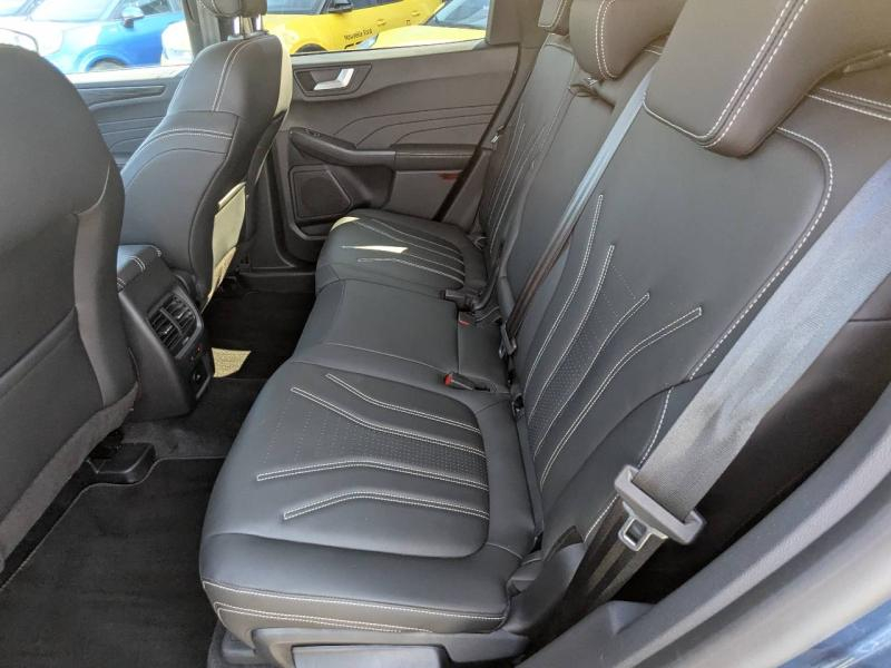 Photo 11 de l’annonce de FORD Kuga d’occasion à vendre à DRAGUIGNAN