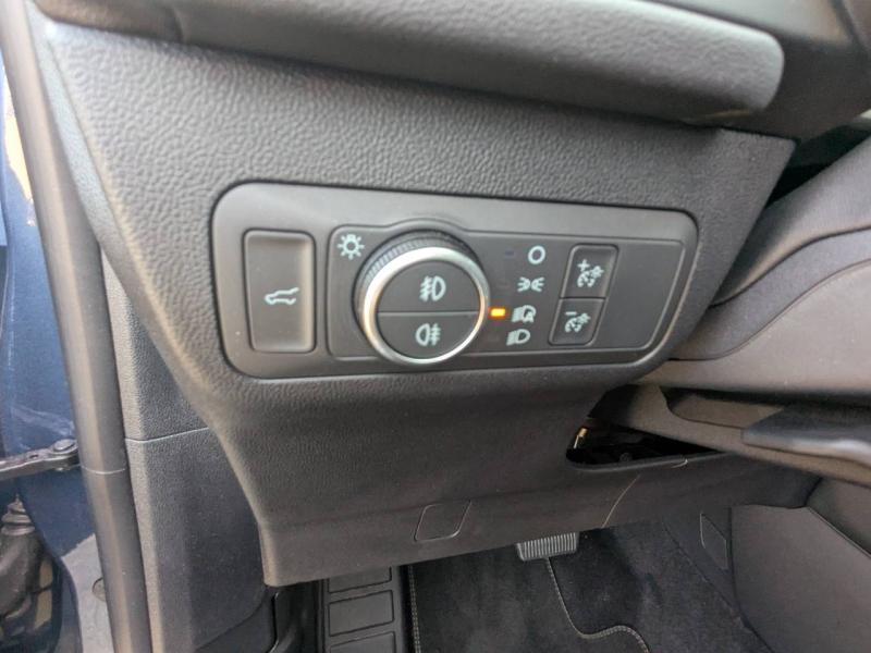 Photo 13 de l’annonce de FORD Kuga d’occasion à vendre à DRAGUIGNAN