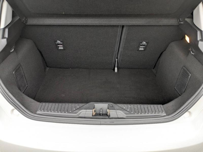 Photo 5 de l’annonce de FORD Fiesta d’occasion à vendre à DRAGUIGNAN