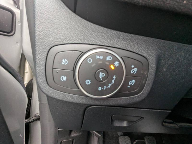 Photo 13 de l’annonce de FORD Fiesta d’occasion à vendre à DRAGUIGNAN