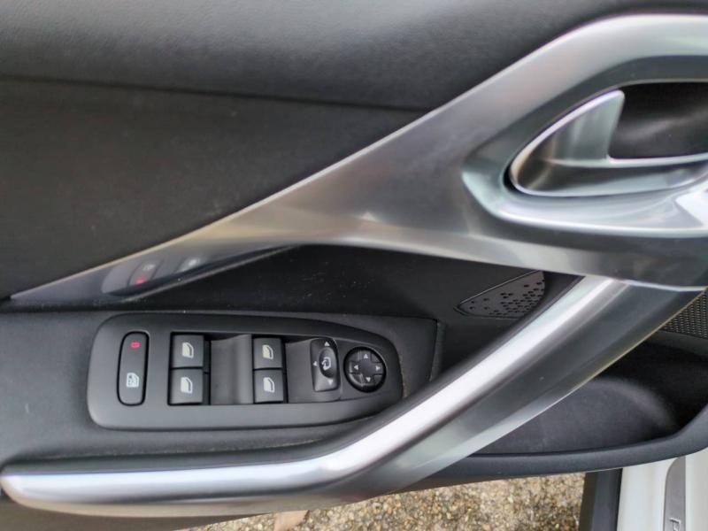 Photo 13 de l’annonce de PEUGEOT 2008 d’occasion à vendre à NÎMES