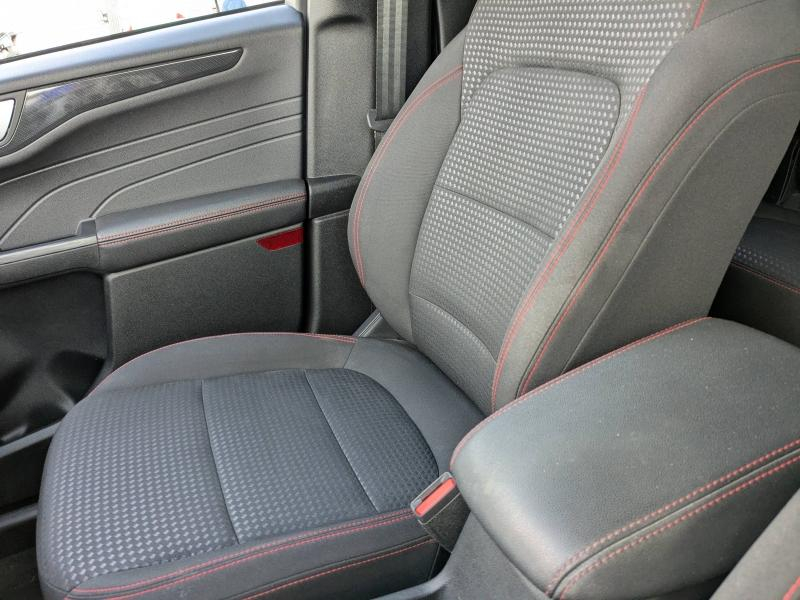 Photo 13 de l’annonce de FORD Kuga d’occasion à vendre à AVIGNON