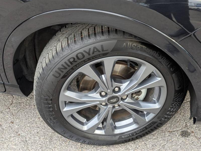 Photo 4 de l’annonce de FORD Kuga d’occasion à vendre à AIX-EN-PROVENCE