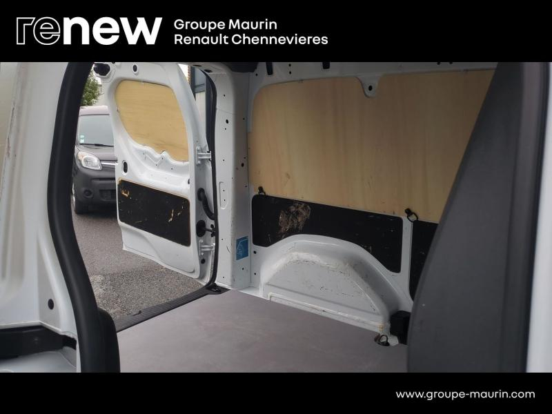 Photo 20 de l’annonce de RENAULT Kangoo Van d’occasion à vendre à CHENNEVIÈRES-SUR-MARNE