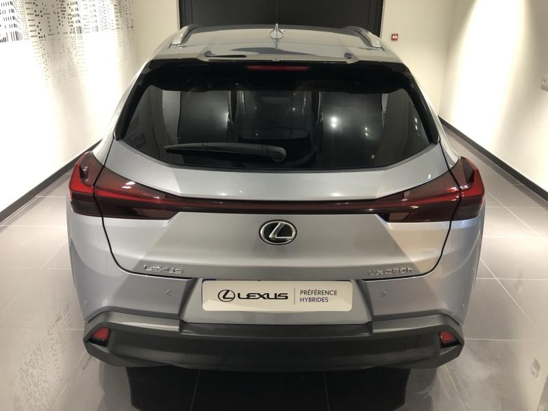 Photo 6 de l’annonce de LEXUS UX d’occasion à vendre à LATTES
