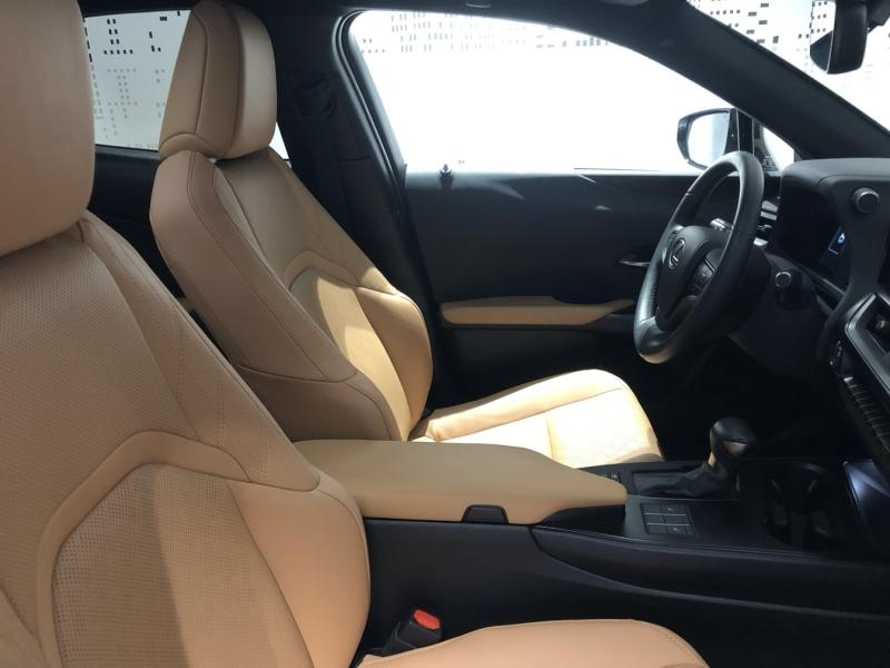 Photo 12 de l’annonce de LEXUS UX d’occasion à vendre à LATTES