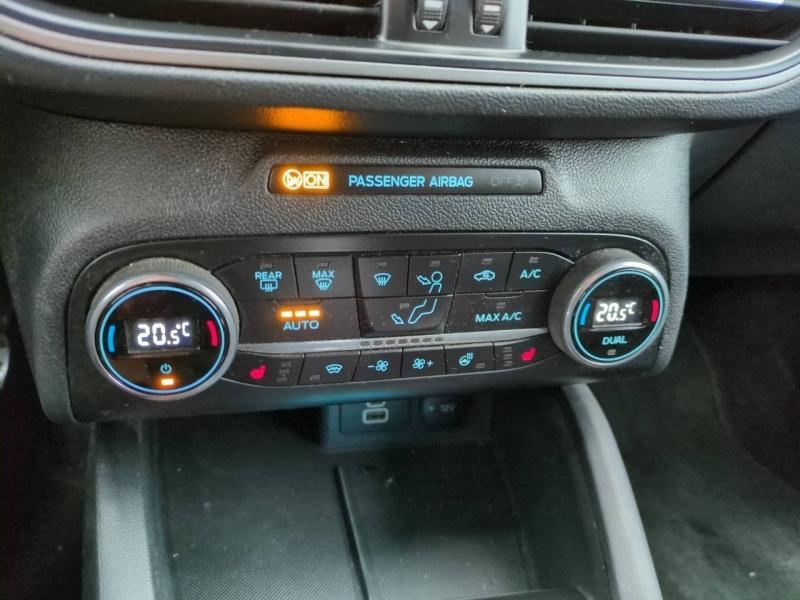 Photo 9 de l’annonce de FORD Focus d’occasion à vendre à NÎMES