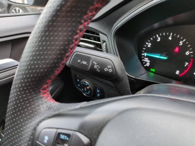 Photo 12 de l’annonce de FORD Focus d’occasion à vendre à NÎMES