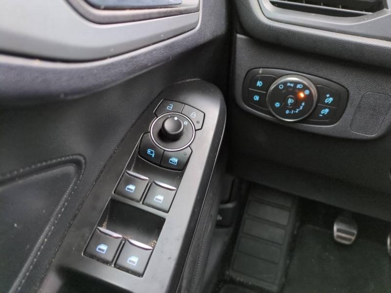 Photo 13 de l’annonce de FORD Focus d’occasion à vendre à NÎMES