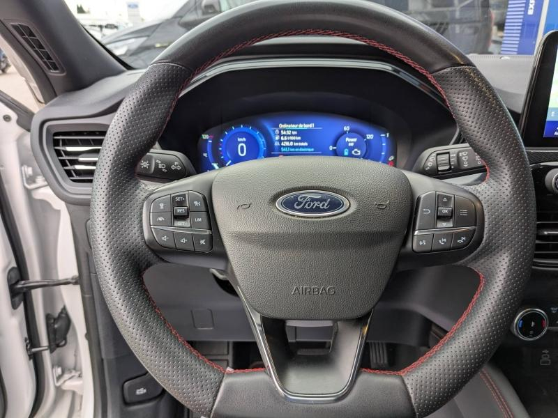 Photo 12 de l’annonce de FORD Kuga d’occasion à vendre à LA VALETTE