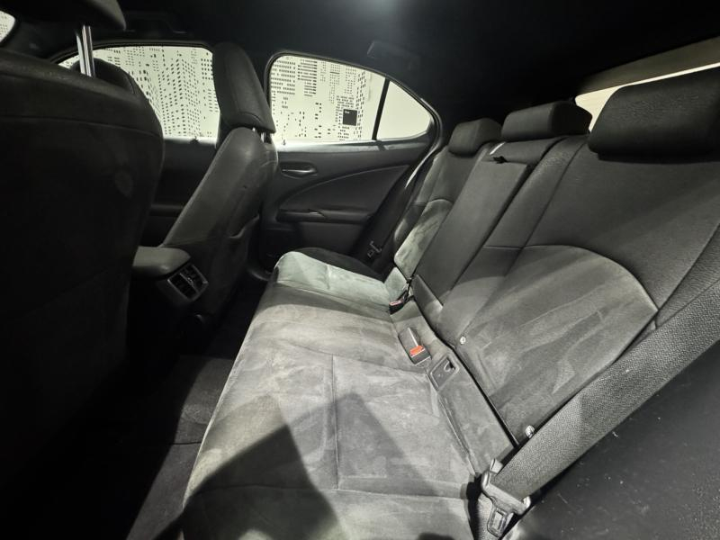 Photo 7 de l’annonce de LEXUS UX d’occasion à vendre à MONTFAVET