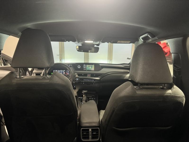 Photo 10 de l’annonce de LEXUS UX d’occasion à vendre à MONTFAVET