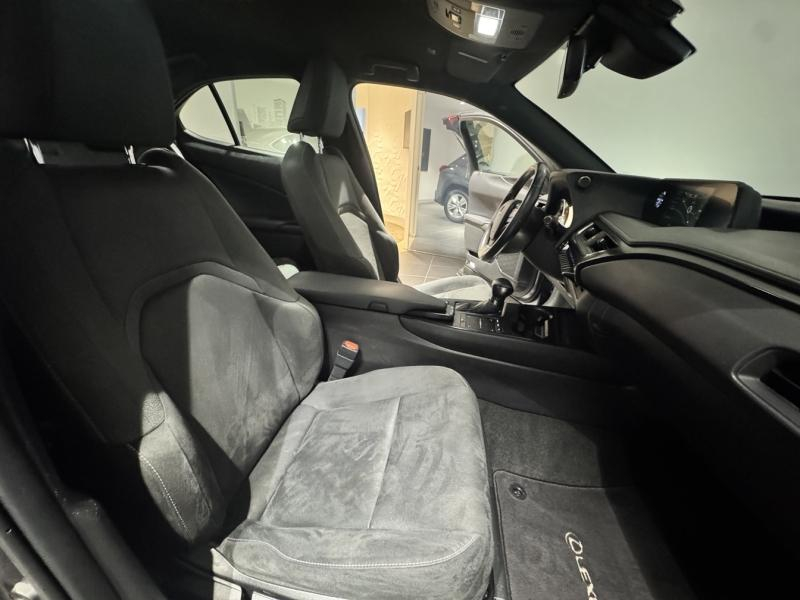 Photo 11 de l’annonce de LEXUS UX d’occasion à vendre à MONTFAVET
