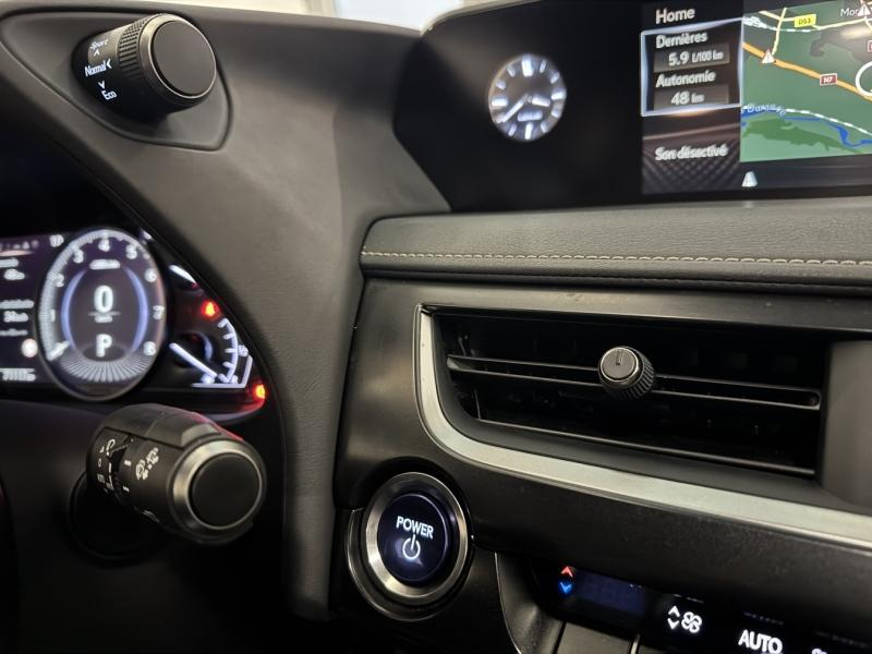 Photo 17 de l’annonce de LEXUS UX d’occasion à vendre à MONTFAVET