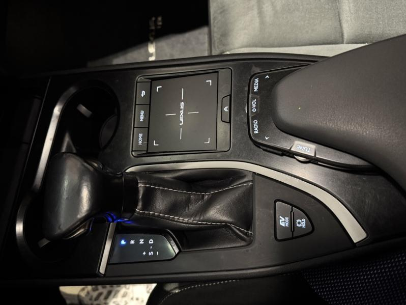 Photo 18 de l’annonce de LEXUS UX d’occasion à vendre à MONTFAVET