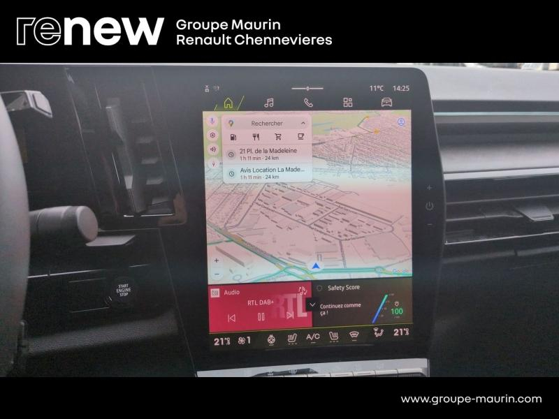 Photo 12 de l’annonce de RENAULT  d’occasion à vendre à CHENNEVIÈRES-SUR-MARNE