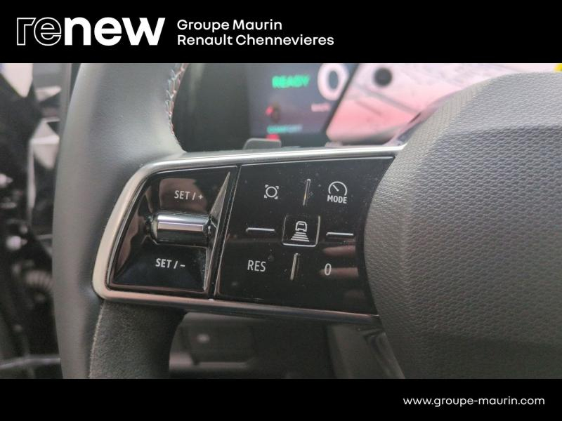 Photo 18 de l’annonce de RENAULT  d’occasion à vendre à CHENNEVIÈRES-SUR-MARNE