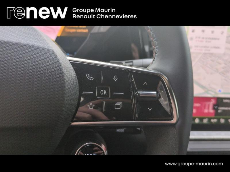 Photo 19 de l’annonce de RENAULT  d’occasion à vendre à CHENNEVIÈRES-SUR-MARNE