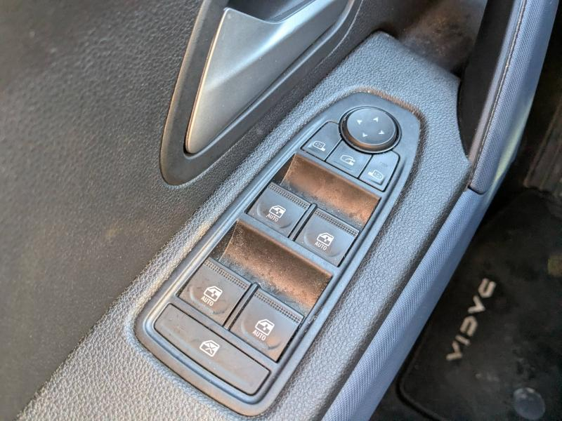 Photo 14 de l’annonce de DACIA Duster d’occasion à vendre à DRAGUIGNAN