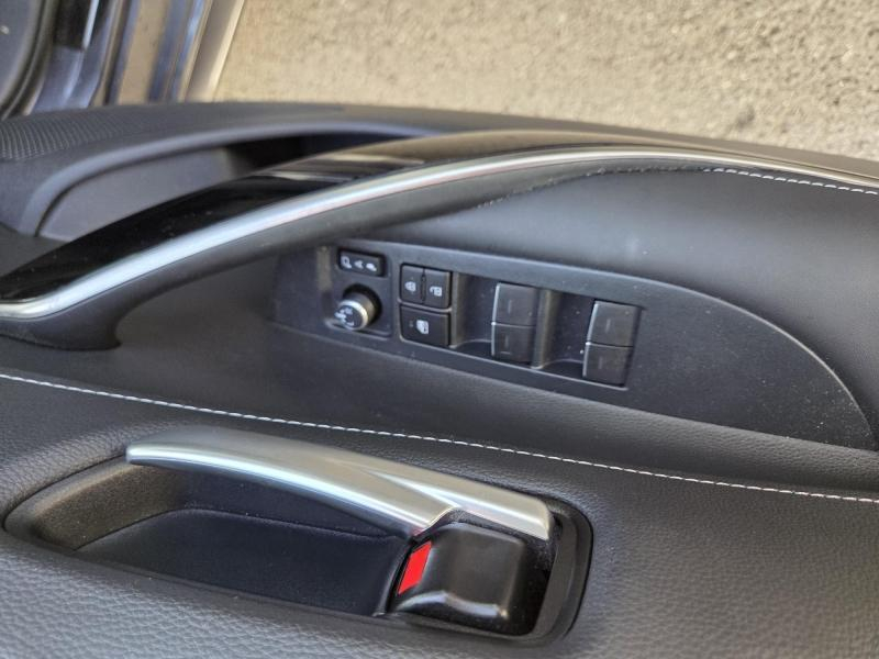 Photo 15 de l’annonce de TOYOTA Corolla Touring Spt d’occasion à vendre à CHARMEIL