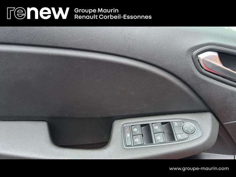 Photo 13 de l’annonce de RENAULT Clio d’occasion à vendre à CORBEIL-ESSONNES