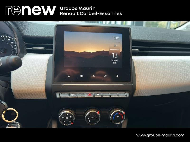 Photo 19 de l’annonce de RENAULT Clio d’occasion à vendre à CORBEIL-ESSONNES