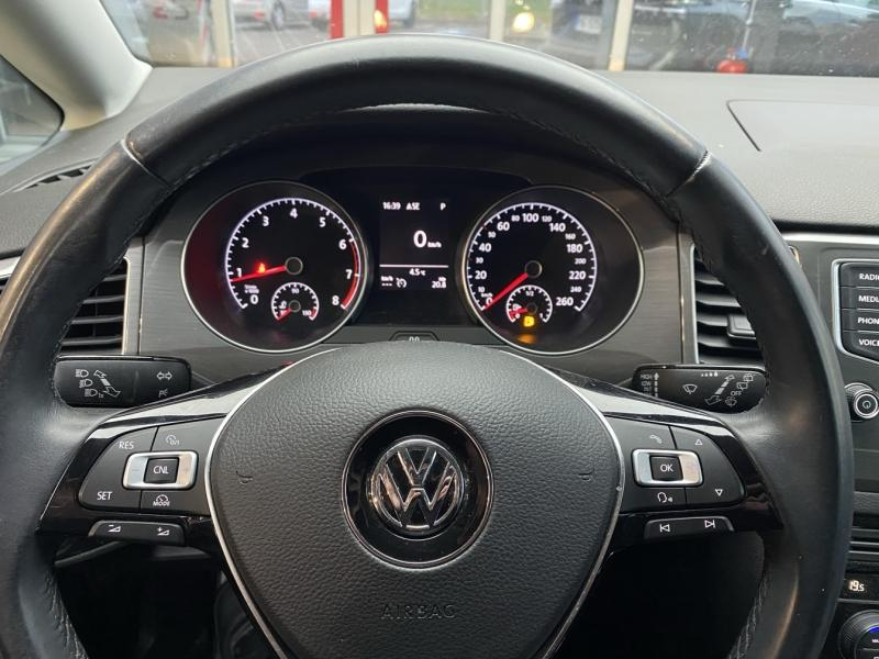 Photo 11 de l’annonce de VOLKSWAGEN Golf Sportsvan d’occasion à vendre à PAYS DE GEX