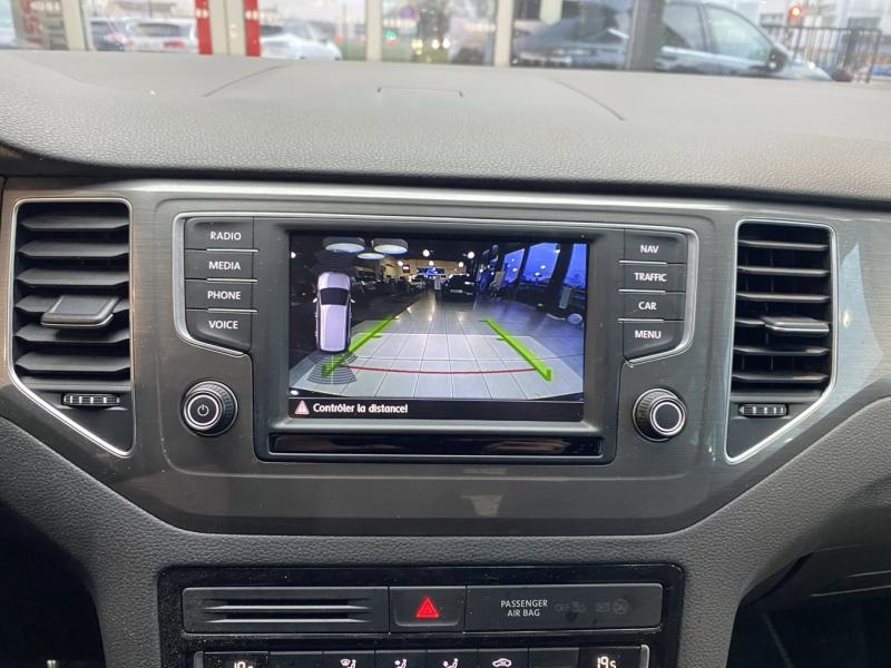 Photo 16 de l’annonce de VOLKSWAGEN Golf Sportsvan d’occasion à vendre à PAYS DE GEX