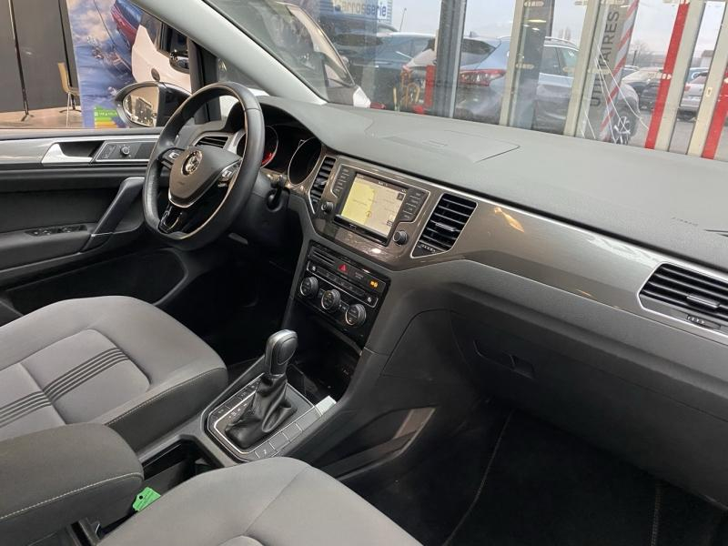 Photo 19 de l’annonce de VOLKSWAGEN Golf Sportsvan d’occasion à vendre à PAYS DE GEX