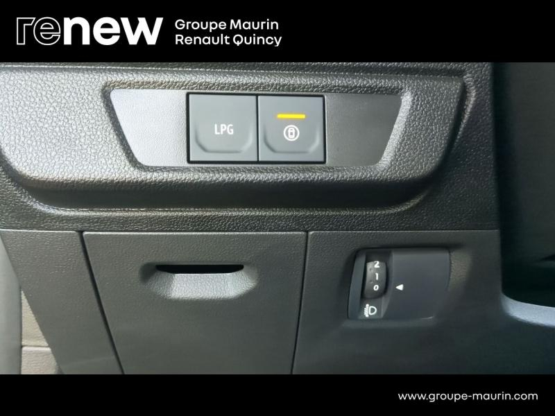 Photo 14 de l’annonce de DACIA Sandero d’occasion à vendre à QUINCY-SOUS-SÉNART