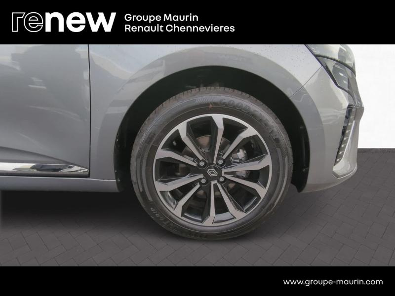 Photo 12 de l’annonce de RENAULT Clio d’occasion à vendre à CHENNEVIÈRES-SUR-MARNE