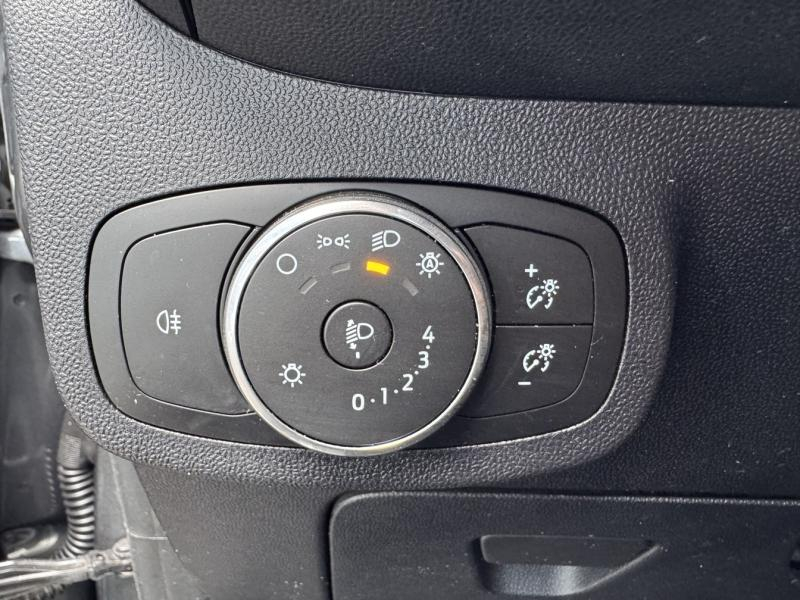 Photo 13 de l’annonce de FORD Fiesta d’occasion à vendre à NARBONNE