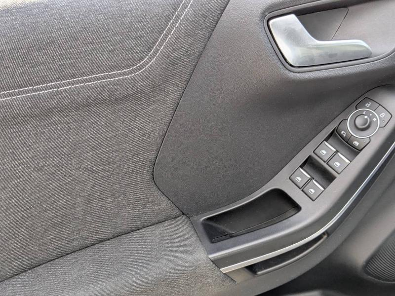 Photo 9 de l’annonce de FORD Puma d’occasion à vendre à AIX-EN-PROVENCE