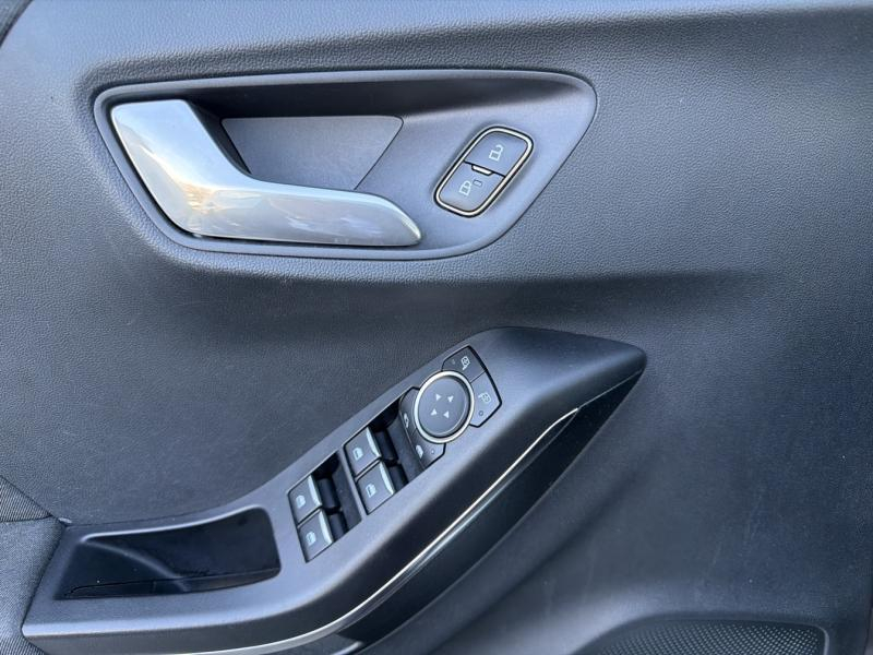 Photo 14 de l’annonce de FORD Puma d’occasion à vendre à VITROLLES