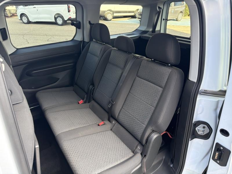 Photo 14 de l’annonce de FORD Grd Tourneo Connect d’occasion à vendre à VITROLLES